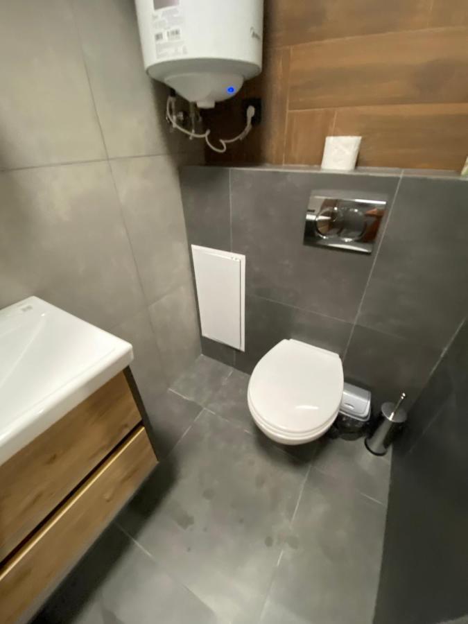 Віп Студія По Вулиці Крехівській 6 Біля Візового Центру На Джерельній Lviv Ngoại thất bức ảnh